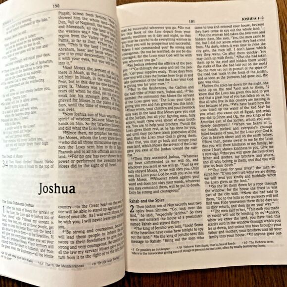 Thinline Holy Bible-NIV by Zondervan 1996 Navy Blue VERY GOOD - Picture 5 of 8